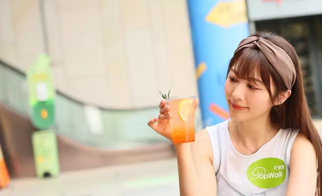 「Stay With」更推出寵物精美甜品、陪主人一齊嘆啡 