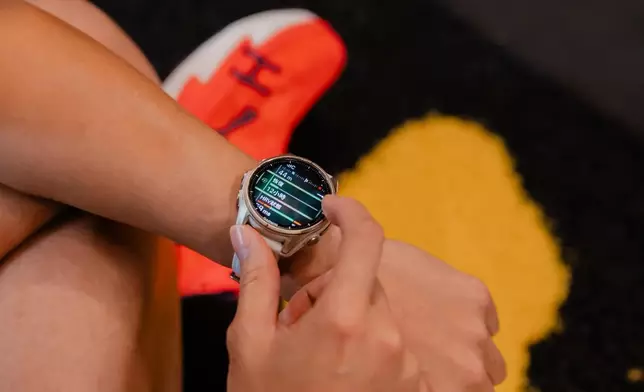 Garmin fēnix 8 智能運動數據功能介面