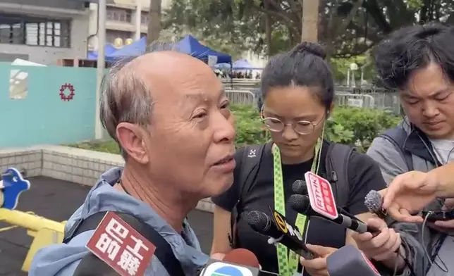 蕭父形容政府安排周到，亦支持回購安排。巴士的報記者攝
