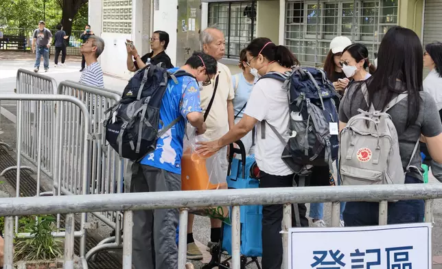 巴士的報記者攝