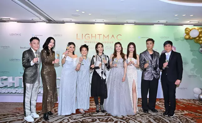 (左起) LIGHTMAC 品牌總監陳衍丞、王馨平、LIGHTMAC老闆陳玥心、LIGHTMAC老闆朱太、林漪娸、單文柔、梁敏巧、陳展鵬、LIGHTMAC老闆何有為醫生。