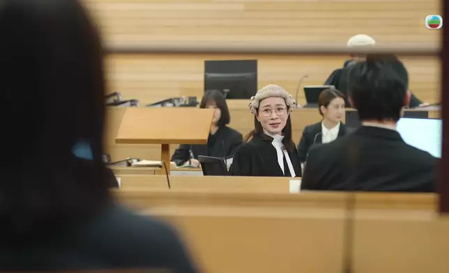 佘詩曼一家三口嘅溫馨互動真係好感人。