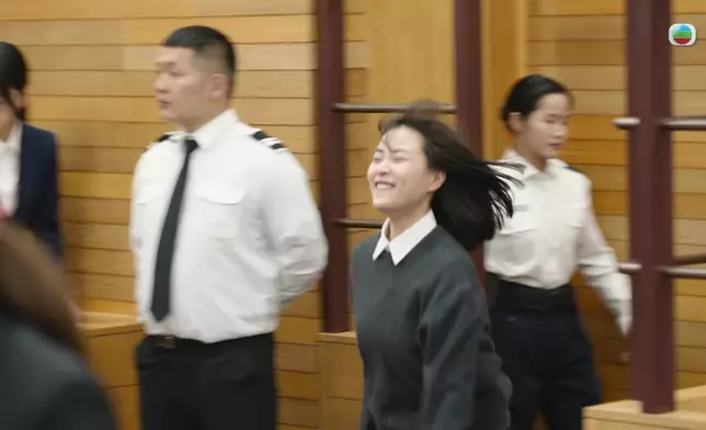 佘詩曼一家三口嘅溫馨互動真係好感人。