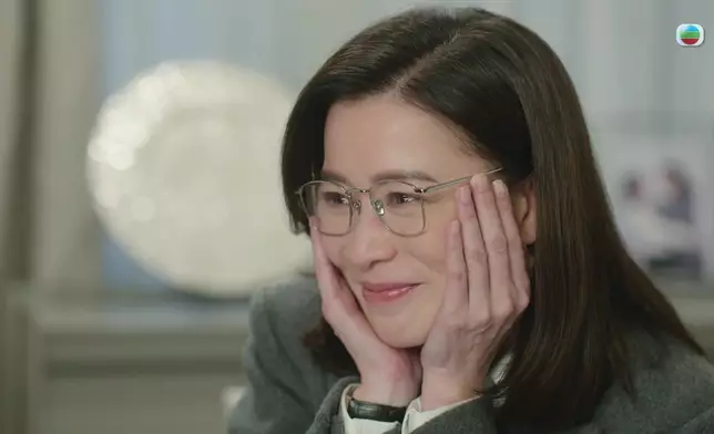 佘詩曼一家三口嘅溫馨互動真係好感人。