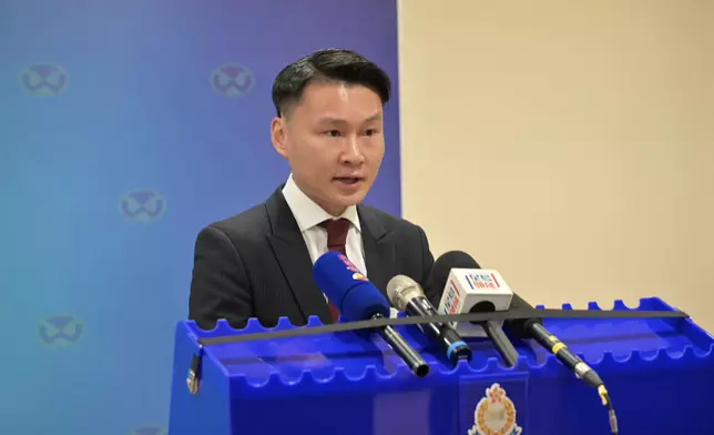 警拘2人，涉爆竊案。