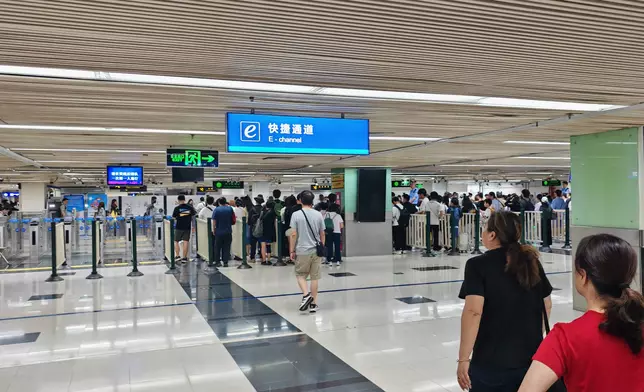 巴士的報記者攝