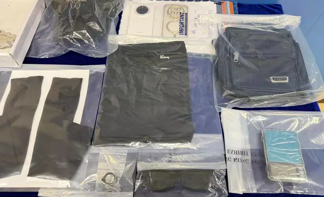 警拘2人，涉爆竊案。