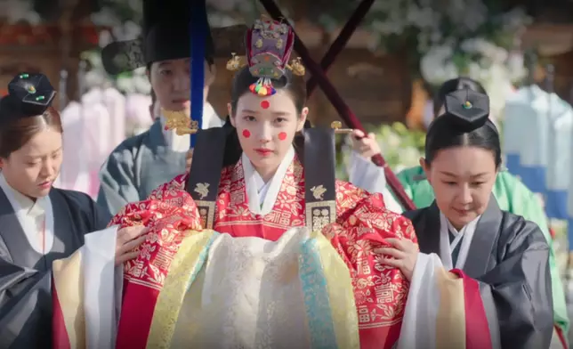 《21世紀大君夫人》第7及第8集，迎來萬眾期待的世紀大婚。Disney+提供圖片