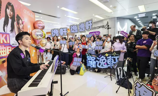 羅逸軒則忙於籌備個人音樂會。