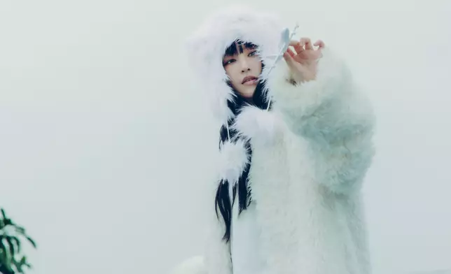 Gigi形容旋律讓她感受到豐富色彩，歌詞與旋律充分表達現階段的內心想法。