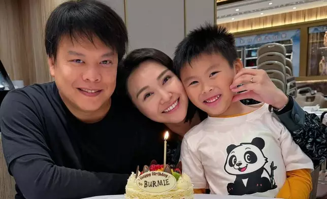 黃穎君已婚並育有一子。