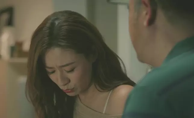 江若琳扮可憐。