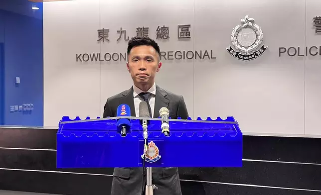 黃煜程向傳媒簡報案情。