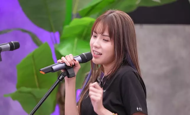 鄧凱文是「魔音女團」中的「氣氛擔當」。