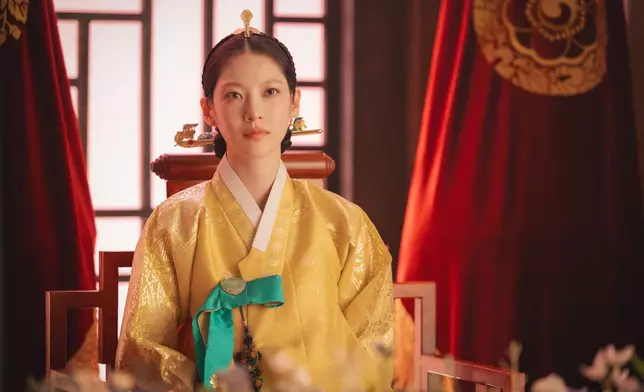 孔升妍飾演大妃娘娘。Disney+提供圖片