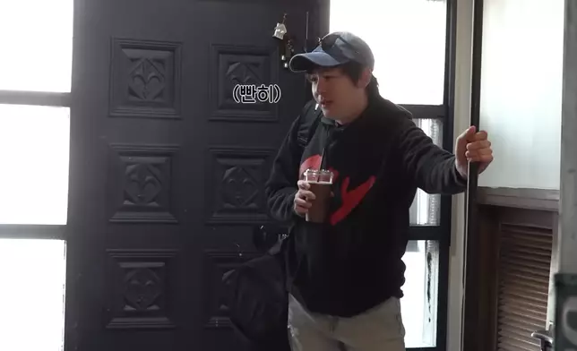 Nichkhun在近期影片中現身時，臉部明顯圓潤、出現雙下巴而成為討論焦點。影片截圖