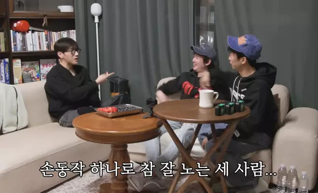 Nichkhun與隊友Jun. K、Wooyoung一同重返宿舍，展開久違的同居生活。影片截圖