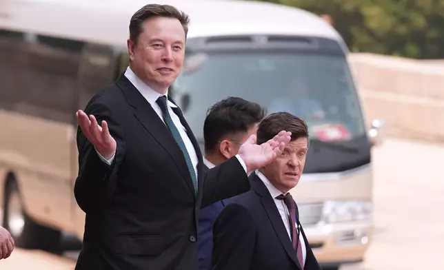 美國總統特朗普訪華期間，隨行的Tesla行政總裁Elon Musk（馬斯克）亦成為焦點。AP圖片