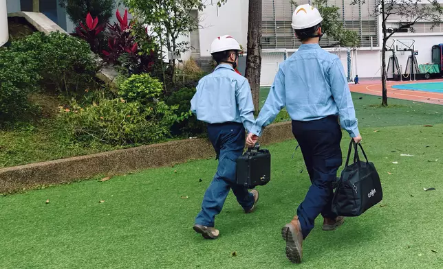 中電緊急服務組人員到場進行緊急截電