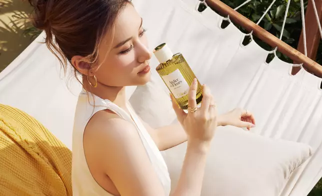 家藏逾百支香水。