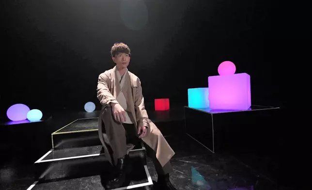 志康多謝太太教得兩個囡囡很生性。