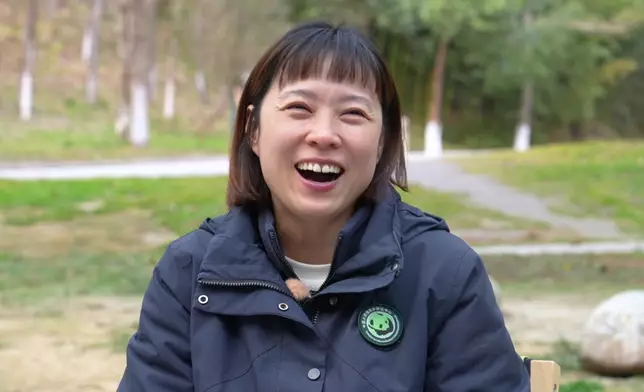 提起盈盈，Janet又喊又笑，雖然不捨，但昔日嘅相處絕對係開心嘅回憶。