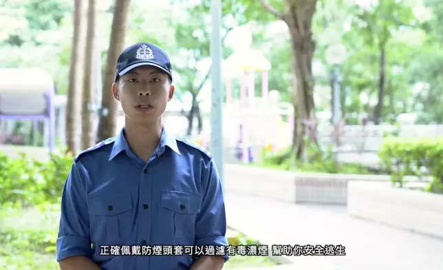 消防處在短片中邀請鄭太親述逃生經過，並藉此提醒市民，家中配備防煙頭套及掌握基本防災知識。消防處影片截圖