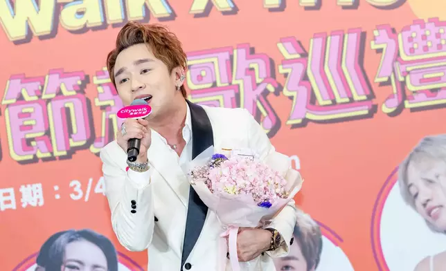 Rax除獻唱經典歌曲及個人新歌外，更邀得《中年好聲音》兄弟幫蕭偉倫及趙浚承擔任嘉賓一同Jam歌。