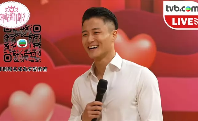外國返嚟嘅關經翰，自爆睇《古惑仔》學中文，得意。小編覺得佢個樣有啲似鄭伊健同埋方力申。
