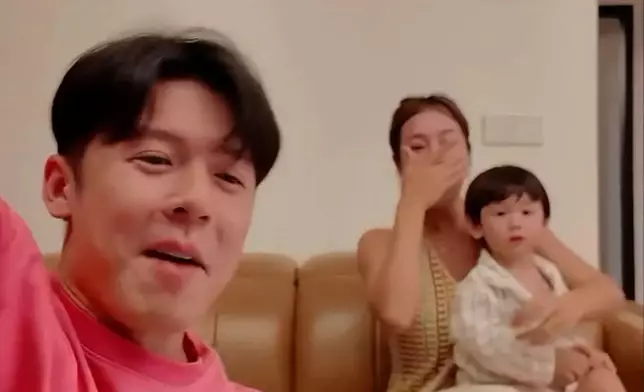 她以英文留言：「我們的願望成真了！」