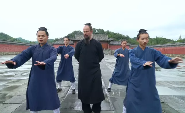 「美國道長」Jake的故事。