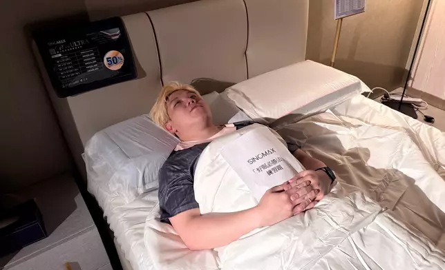翼Sir以160分慘成「地獄睡眠王」，卻獲獨自包場Sinomax分店補眠的星級「懲罰」。