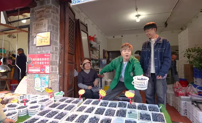 Jarvis去街市體驗講價，結果變咗叫賣，好搞笑。