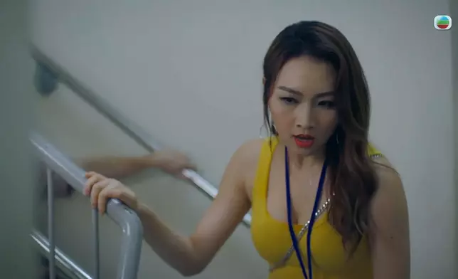 黃子桐真係好拼搏架，其實可以封佢做「拼搏小背心」。
