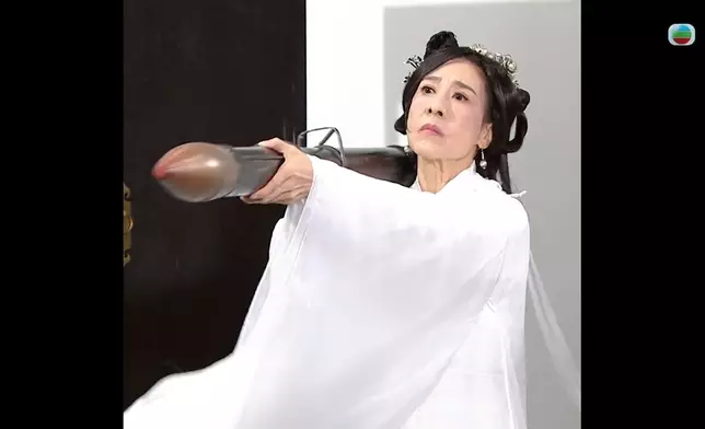 呢段「神惡搞」，全部特登用咗四比三嚟呈現，令件事惡搞得嚟更原汁原味。
