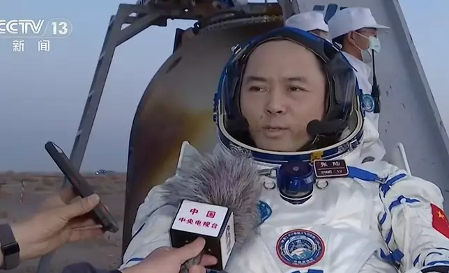 航天員張陸接受訪問。央視截圖