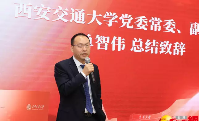 西安交通大學副校長單智偉在結營儀式上表示，西安交大是香港理工大學學生來陝西發展的堅強後盾。文匯報圖片