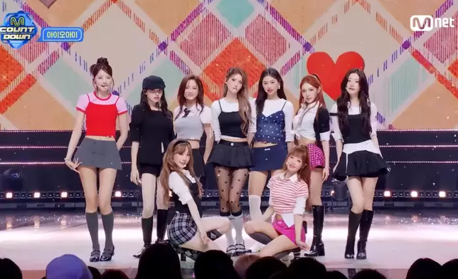5月28日I.O.I在Mnet《M Countdown》帶來最後一場打歌舞台。影片截圖