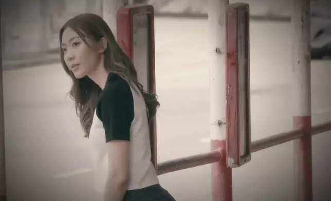 莫韻諰雖然只係閃現，但依然引發唔少討論，皆因佢身形極弗。其實莫韻諰真實係運動健將，小學時期已是沙灘排球健將，曾參與不少國際性賽事，加上熱愛健身，全盛時期體脂率一度低至16%。
