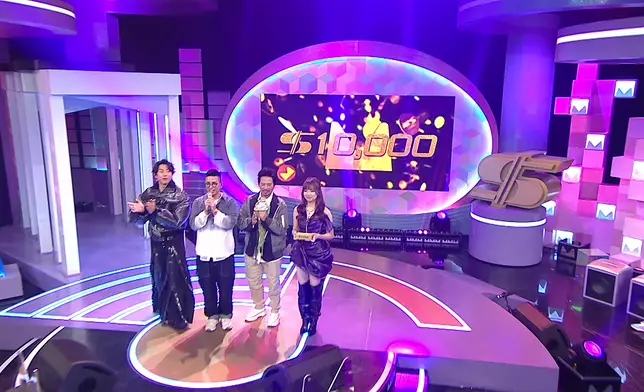 小肥選擇「提款」，為觀眾爭取一萬元現金獎。