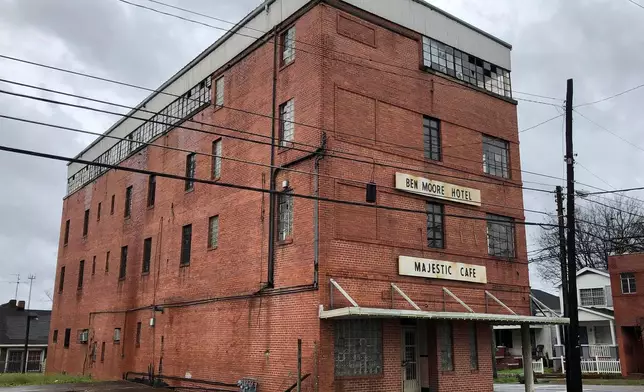 資料圖片：已關閉的本摩爾酒店，2019年2月12日在阿拉巴馬州蒙哥馬利拍攝。(美聯社圖片/Jay Reeves) AP圖片