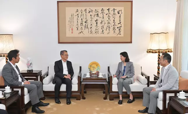 財政司司長訪問瑞士蘇黎世。政府新聞處圖片