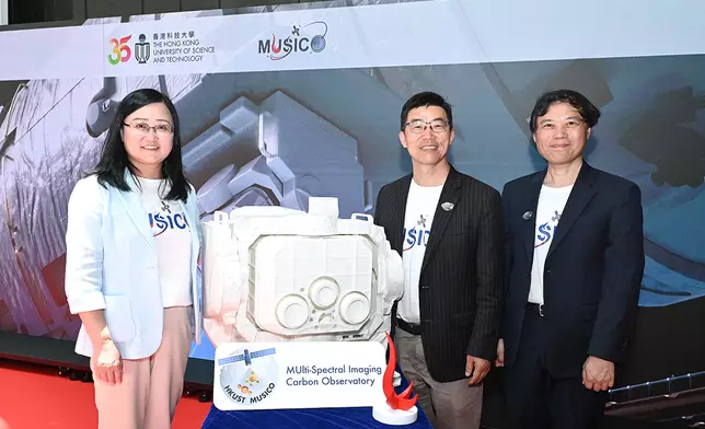 團隊首次公開「天韻相機」模型，儀器總重量不超過80公斤。儀器上的四個探測鏡頭可同步探測二氧化碳、甲烷、氧氣及氣溶膠，而非只是量度單一氣體。科大圖片
