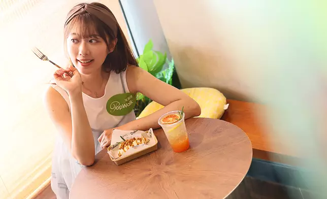 「Stay With」更推出寵物精美甜品、陪主人一齊嘆啡