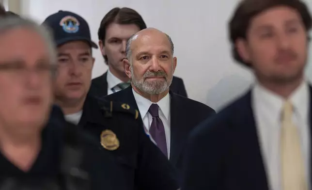 商務部長盧特尼克（Howard Lutnick）周三（2026年5月6日）抵達華盛頓國會山莊，出席眾議院監督委員會對已定罪性罪犯愛潑斯坦（Jeffrey Epstein）的調查作證。（美聯社圖片/J. Scott Applewhite） AP圖片