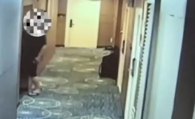 女子獨住酒店半夜驚醒，睜眼驚見陌生男站床頭嚇壞。影片截圖