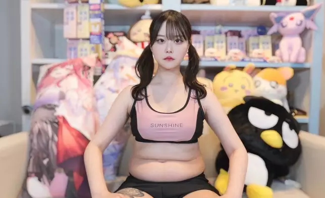 人氣YouTuber公開整形前後對比照圈粉無數。網上圖片