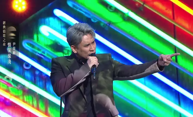 景順以Freestyle舞蹈唱醉酒版《情深緣淺》。