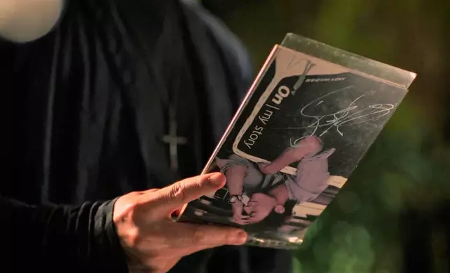 許志安簽名CD。