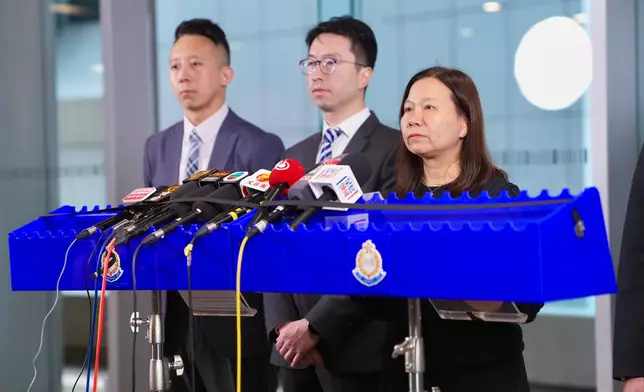 社會福利署保護家庭及兒童服務課高級社會工作主任李詠詩（右1）